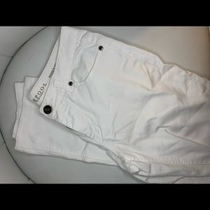 WHITE STRAIGHT LEG JEANS